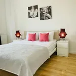 Jm Millennium Kaweczynska 37 Apartmán *